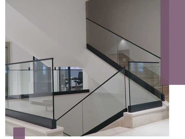 Стеклянные перила премиум-класса с установкой в Таганроге