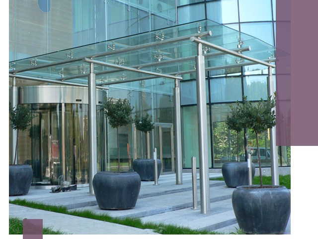 Навесы из стекла на заказ в Таганроге — монтаж и установка