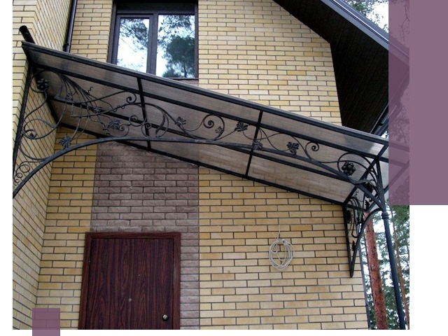 Односкатные козырьки из металла под ключ в Таганроге