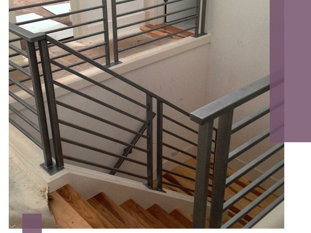 Изготовление поручней из металла и дерева в Таганроге